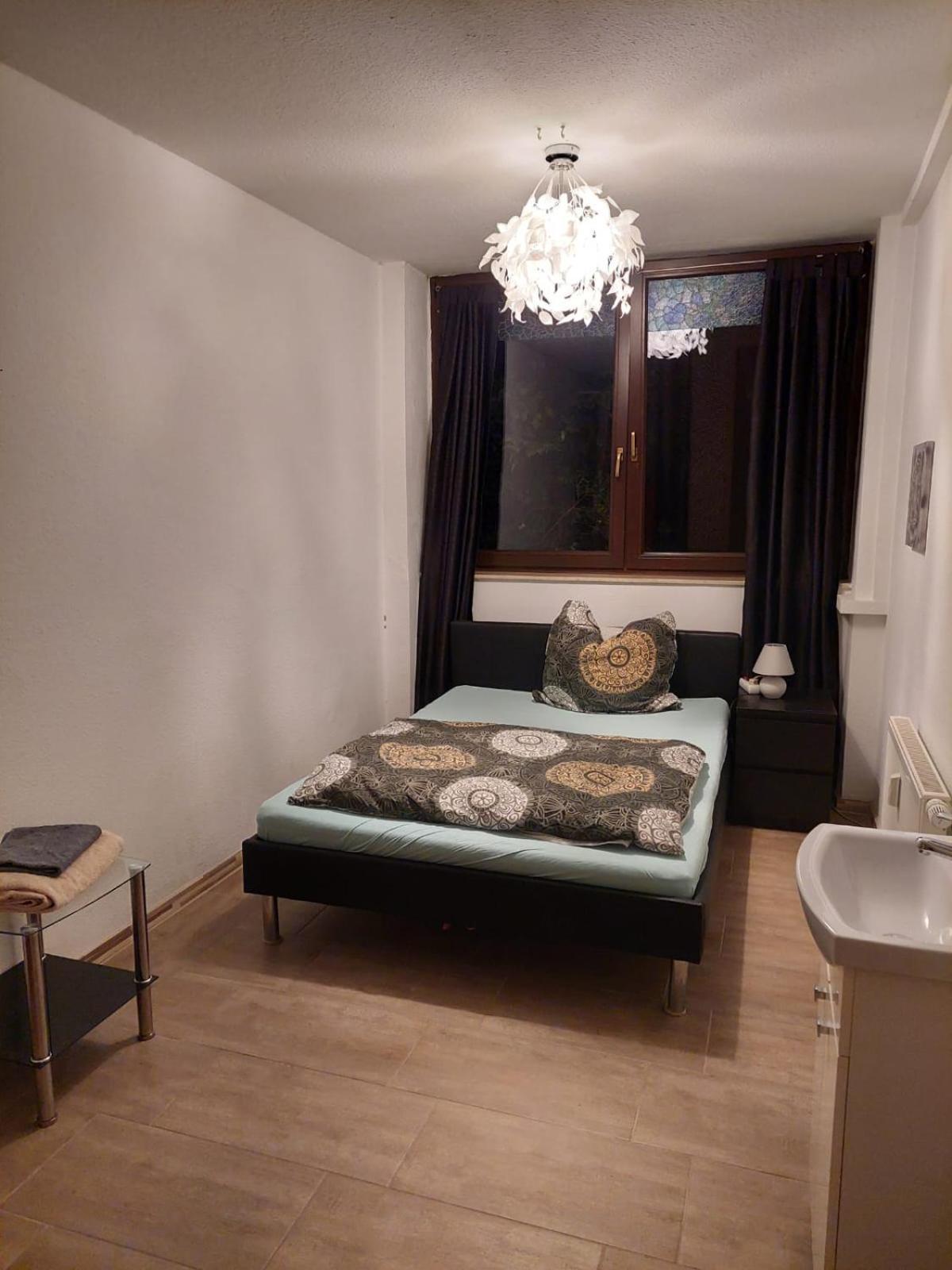 Ferienwhg Halle Relax-Oase: Spacious Apartment with Flexible Sleeping Arrangements Exterior photo